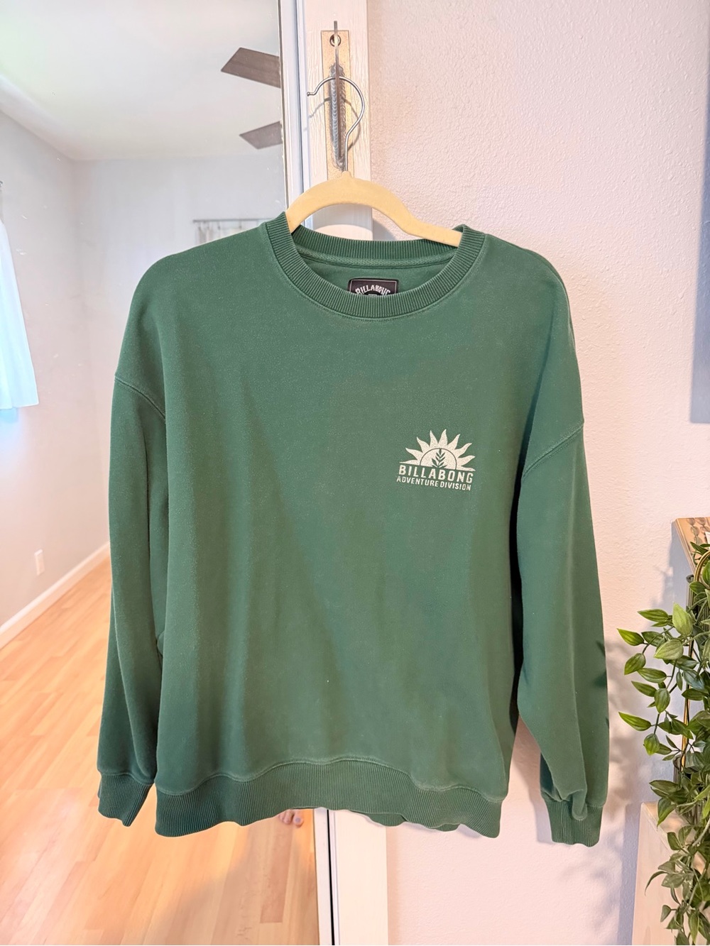 Billabong Green Crewneck Sweatshirt